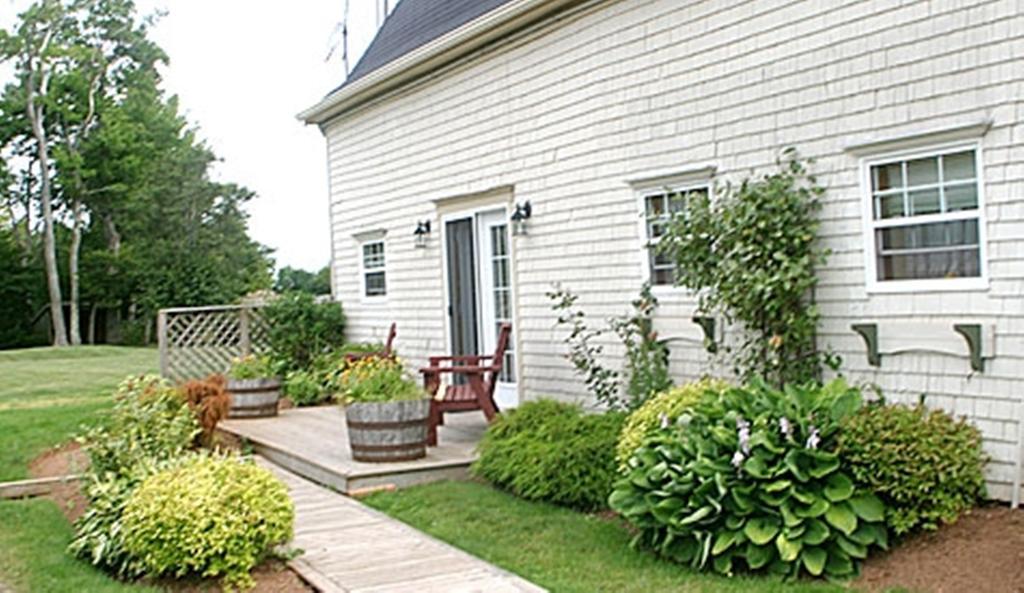 A Country Home Inn The City Charlottetown Exterior photo