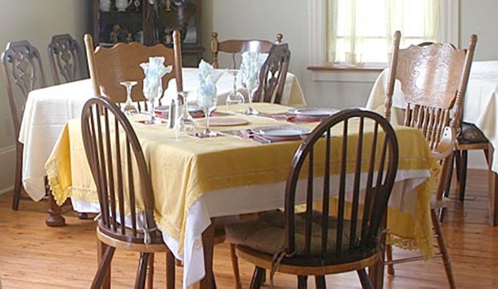 A Country Home Inn The City Charlottetown Room photo